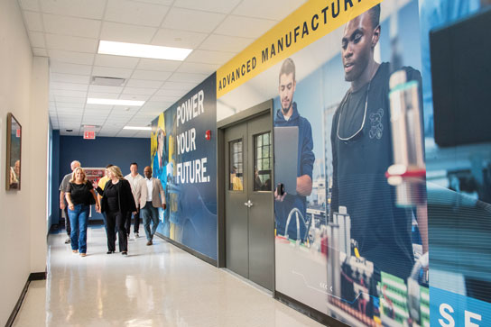 HV Mfg Roundtable corridor